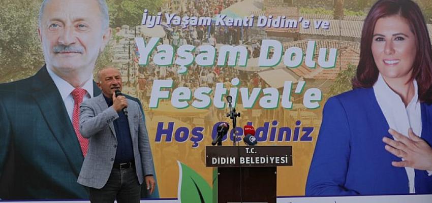 Didim Belediyesi tarafından düzenlenen Didim VegFest, görkemli bir törenle açıldı.