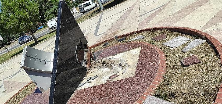 Birlik, Aydın Erten ve Kılıç Reis parkalarına saldıran vandallar, parklara