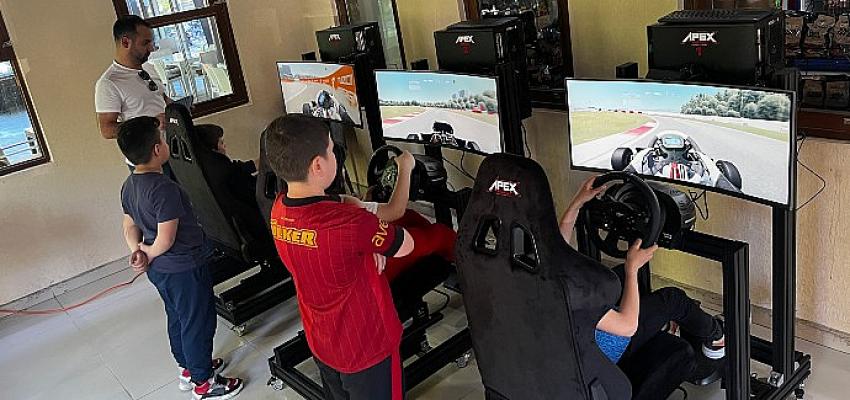 Türkiye Otomobil Sporları Federasyonu (TOSFED) 7-11 yaş grubundaki ilkokul öğrencileri