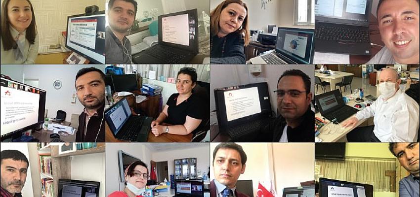 Anadolu Vakfı’nın öğretmenlerin, değişen koşullar karşısında bilgi, beceri ve yetkinliklerini