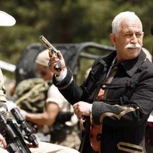 Ülkede yaşanan üzücü olaylar sebebiyle yeni filminin vizyon tarihini 16