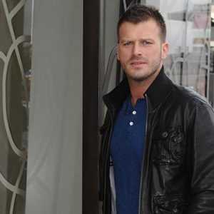 Önceki gün 33’üncü yaşını kutlayan Kıvanç Tatlıtuğ, Zorlu’da görüntülendi. Kurt