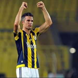 İspanya ve Hollanda medyası birkaç gündür Barcelona’nın Fenerbahçeli Robin van