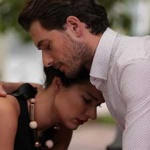 Yapımcılığını Gold Film’in üstlendiği Asla Vazgeçmem, Perşembe akşamı saat 19.45’te