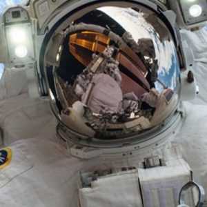 NASA astronotları uzayda rekor kırdı.