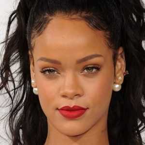 Rihanna, hala, sahip olduğu gücün altında ezilmeyecek bir erkek aradığını