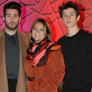 Sibel Can, oğulları Engin Can Ural ve Emir Aksüt’le birlikte