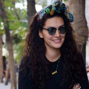 Bergüzar Korel, önceki gün Cihangir sokaklarında dolaşırken görüntülendi.