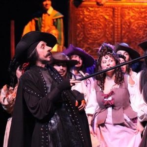 “Cyrano de Bergerac”ın Gala Gecesinde Büyük Alkış
