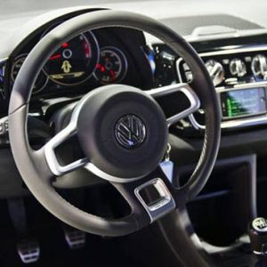 Dünya’nın en büyük otomobil firmalarından Volkswagen’de yaşanılan emisyon skandalı satışların