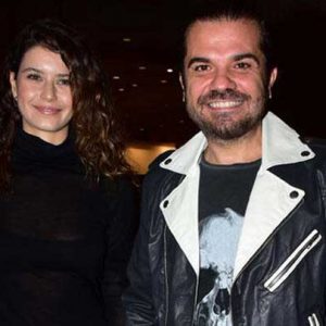 Beren Saat her yıl sanat eseri satın almak üzere geldiği
