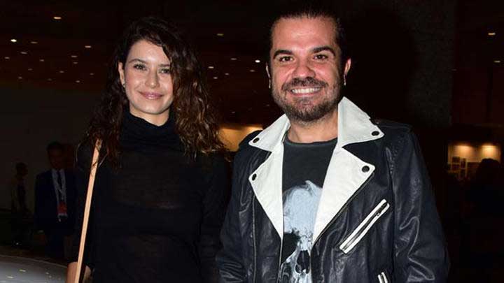 Beren Saat her yıl sanat eseri satın almak üzere geldiği