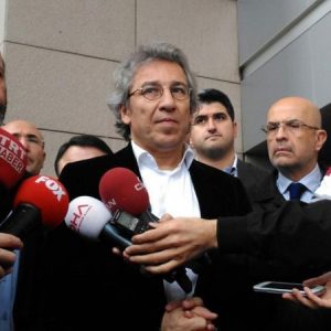 Cumhuryet Gazetesi Genel Yayın Yönetmeni Can Dündar ve gazetenin Ankara