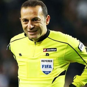 FIFA kokartlı hakemimiz Cüneyt Çakır, Şampiyonlar Ligi'nde oynanacak Barcelona-Roma maçına