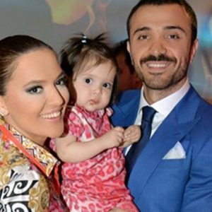 Demet Akalın, 4. evlilik yıl dönümleri nedeniyle eşi Okan Kurt