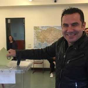 Ferhat Göçer, Amerika turnesinden döndükten sonra ayağının tozu ile Günay’da