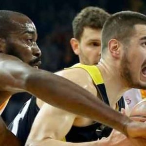 Spor Toto Basketbol Ligi'nde sezonun ilk derbisini Galatasaray Odeabank kazandı.