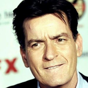 Hollywood'un ünlü aktörü Charlie Sheen (50), dün HIV pozitif virüsü