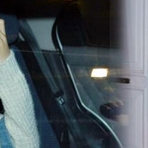 Serenay Sarıkaya banka kapattı