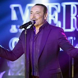 "ŞİMDİKİ AKLIM OLSAYDI AŞKIMIN PEŞİNDEN KOŞARDIM. AŞK KOLAY BULUNMUYOR. YAŞAYANLAR