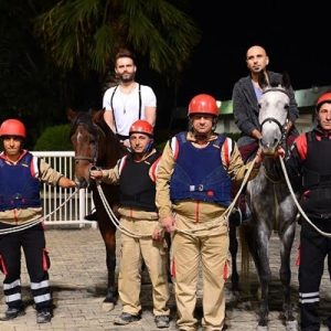 
Uzun zamandır üzerinde çalıştıkları yeni albümü bitirmek için stüdyoya kapanan
