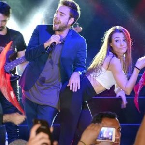 Ünlü şarkıcının Adanalı hayranları Optimum’a akın etti