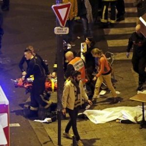 Paris Savcısı François Molins terör olayıyla ilgili açıklama yaptı. Savcı,