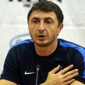 Trabzonspor, Şota Arveladze ile olan sözleşmesini karşılıklı olarak anlaşarak feshetti.