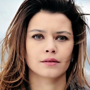 Beren Saat Muhteşem Yüzyıl Kösem dizisinde oynayacağı rol için saçlarını