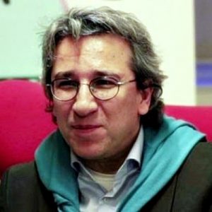 Ukrayna kökenli kadın örgütü FEMEN, tutuklu gazeteci Can Dündar’ın Silivri
