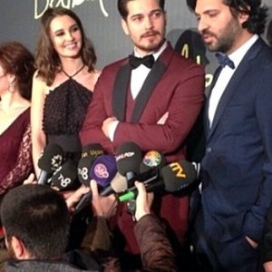 Ay Yapım imzalı, Çağatay Ulusoy ve Leyla Lydia Tuğutlu’nun rol