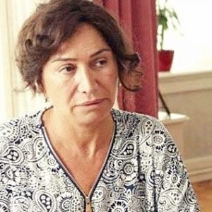 ‘Nadide Hayat’ın başrol oyuncusu Demet Akbağ, filmde Cem Yılmaz’ı anıyor.