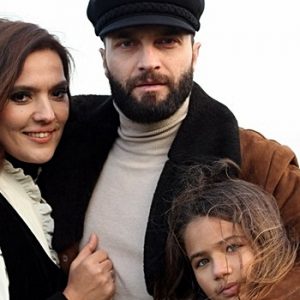 Demet Akalın geçtiğimiz yaz çıkardığı ve satış rekorları kıran albümü