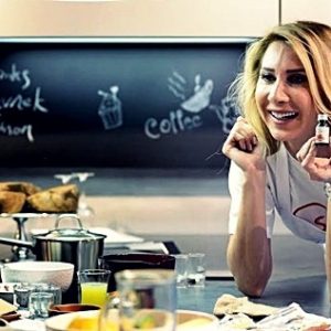 Türkiye’nin sevilen isimlerinden Gizem Özdilli yeni çıkan ikinci yemek kitabı