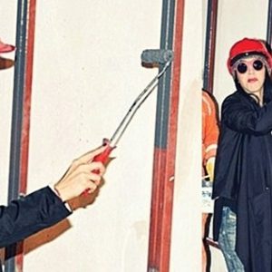 Yılbaşına yetiştirilmesi gereken eğlence mekanı Sebastian’ı teftiş eden ünlü sanatçı