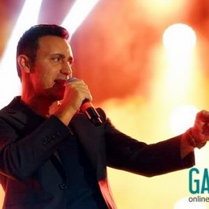 Dosso Dossi Fashion Show’un gala yemeğinde sahne alan Mustafa Sandal,