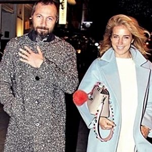 Burcu Esmersoy sevgilisi Tuna Aksu ile Nişantaşı’ndaydı. Nopa adlı mekânda