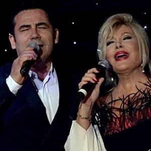 Yerlerin günler öncesinden tükendiği, Ferhat Göçer’in Emel Sayın ile birlikte