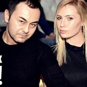 Serdar Ortaç, eşi Chloe Loughnan’ın arkadaşı Deniz Akel’le ortak butik