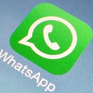 Oled ekranlı telefonların çoğalmasıyla birlikte WhatsApp, koyu tema üzerinde çalışıyor.