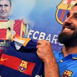 G.Saray’ın efsane futbolcusu Hagi, Barcelona forması giyen milli futbolcumuz Arda