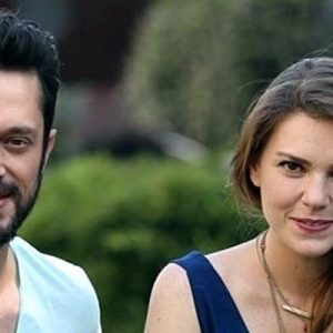 Aslı Enver ile Murat Boz’un sette başlayan bir aşka yelken