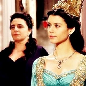 Muhteşem Yüzyıl Kösem’in kötü reytingle başlamasının ardından apar topar Beren
