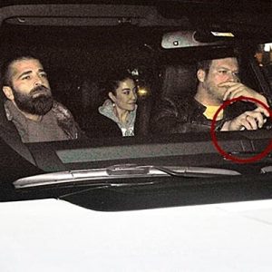 Kıvanç Tatlıtuğ, sevgilisi Başak Dizer’le Etiler’deydi. 19 Şubat’ta Paris’te dünyaevine