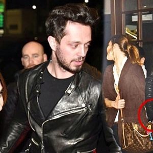 Murat Boz, sevgilisi Aslı Enver’in başrolünde oynadığı “Kış Güneşi” adlı