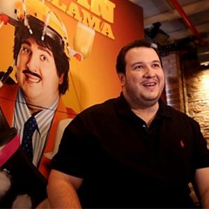 Komedyen Şahan Gökbakar, İzmir’de gerçekleşen hain terör saldırısı sonrası birçok