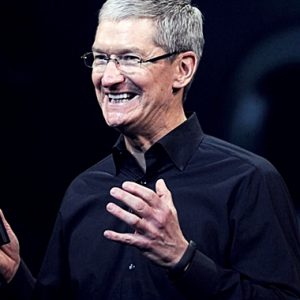 Apple’ın tepesindeki isim olan Tim Cook’a uygulamaları kapatmanın şarj ömrünü