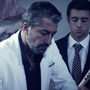 ‘Kolpaçino-3. Devre’ filminde rol alan Erkan Petekkaya, filmde kasaplık yeteneğini