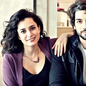 Hande Doğandemir, ‘Her Şey Aşktan’ filminde birlikte kamera karşısına geçtiği