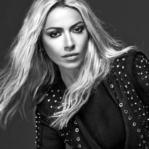 Ebru Gündeş’e destek için Gündeş’in sahne aldığı mekana giden Hadise